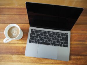 MacBook Neo | 256GBと512GB どっちにする？のイメージ